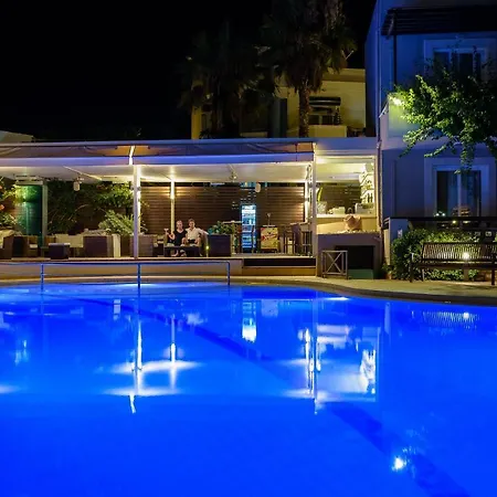 Corinna Mare Aparthotel 3*