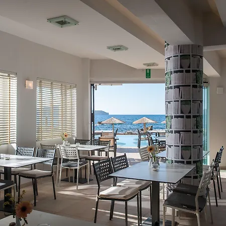 Corinna Mare חאניה