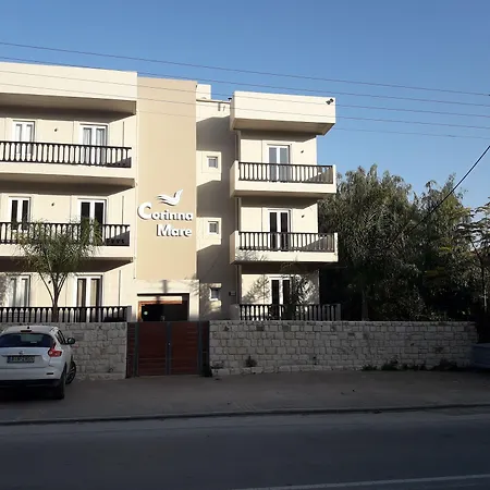 Corinna Mare חאניה