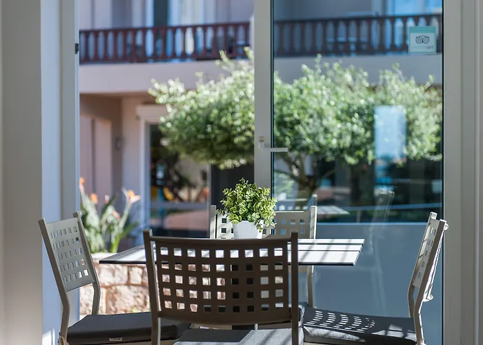 コリンナ マーレ ハニア